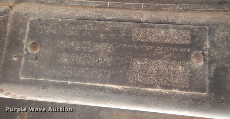 image for item JO9047 1994 Caterpillar CP-433B  single drum vibratory roller