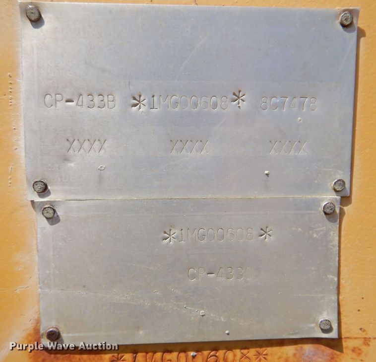 image for item JO9047 1994 Caterpillar CP-433B  single drum vibratory roller