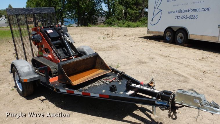 image for item JO9048 2017 Morbark 320  compact utility loader