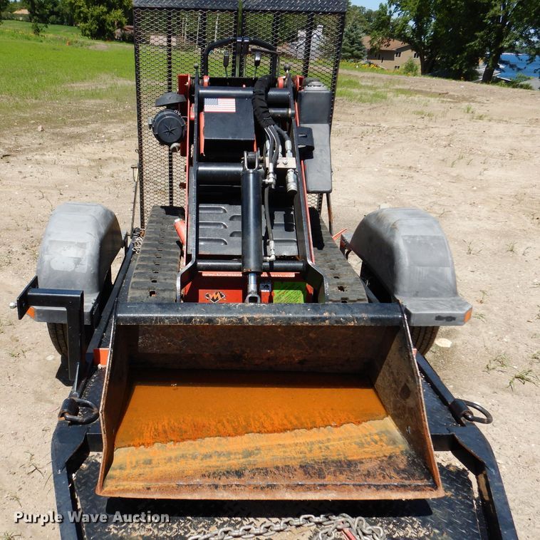 image for item JO9048 2017 Morbark 320  compact utility loader