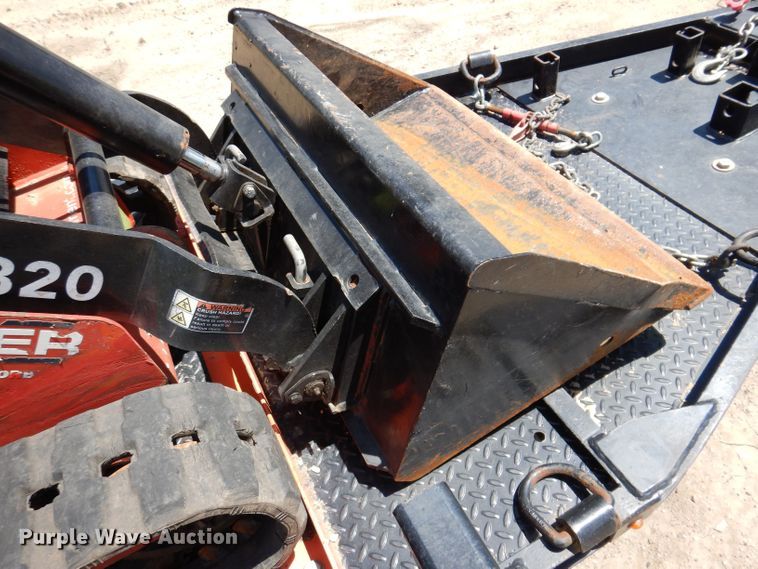 image for item JO9048 2017 Morbark 320  compact utility loader