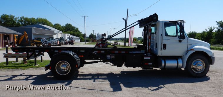 image for item JO9049 2014 International DuraStar 4300  roll-off container truck