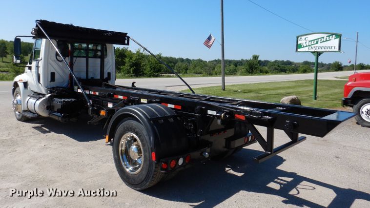 image for item JO9049 2014 International DuraStar 4300  roll-off container truck