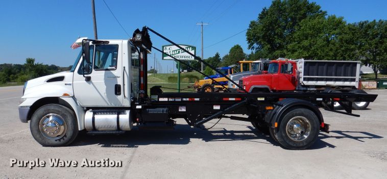 image for item JO9049 2014 International DuraStar 4300  roll-off container truck