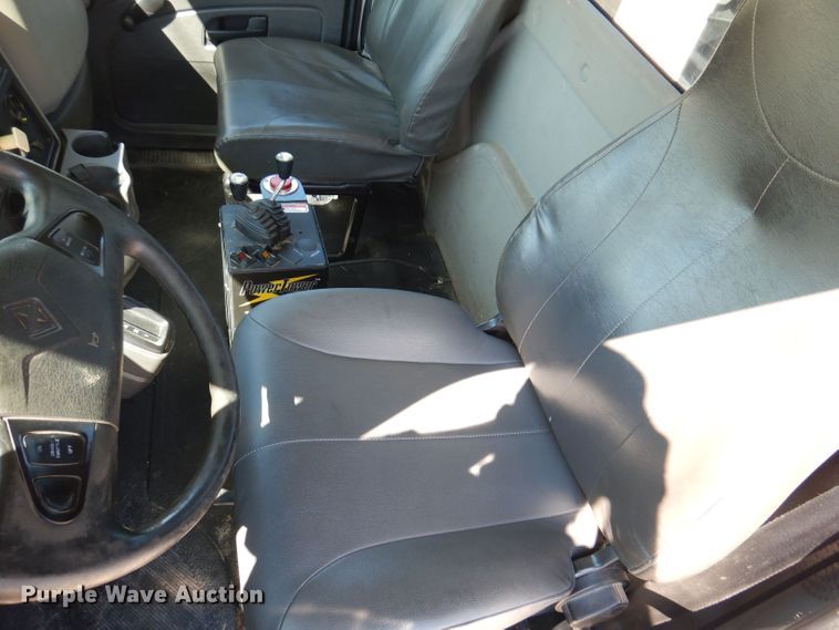 image for item JO9049 2014 International DuraStar 4300  roll-off container truck