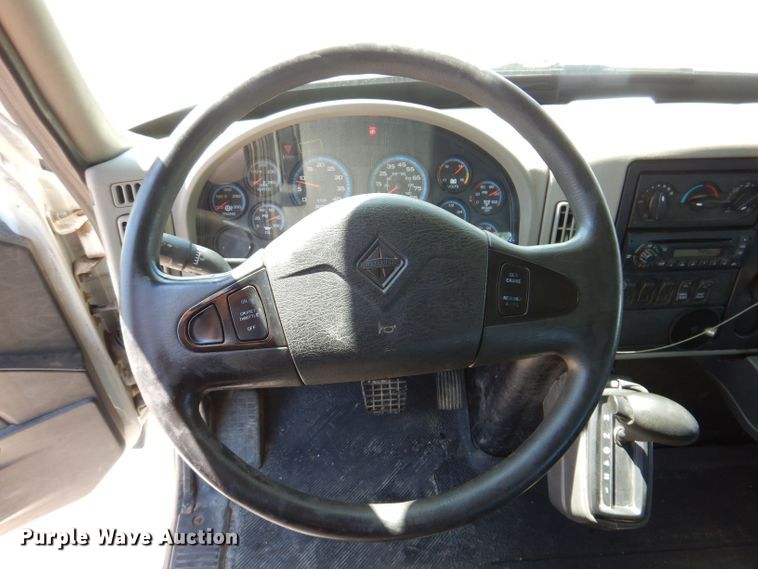 image for item JO9049 2014 International DuraStar 4300  roll-off container truck