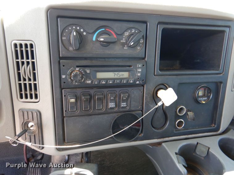 image for item JO9049 2014 International DuraStar 4300  roll-off container truck