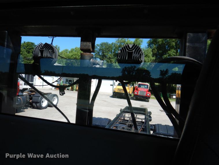 image for item JO9049 2014 International DuraStar 4300  roll-off container truck