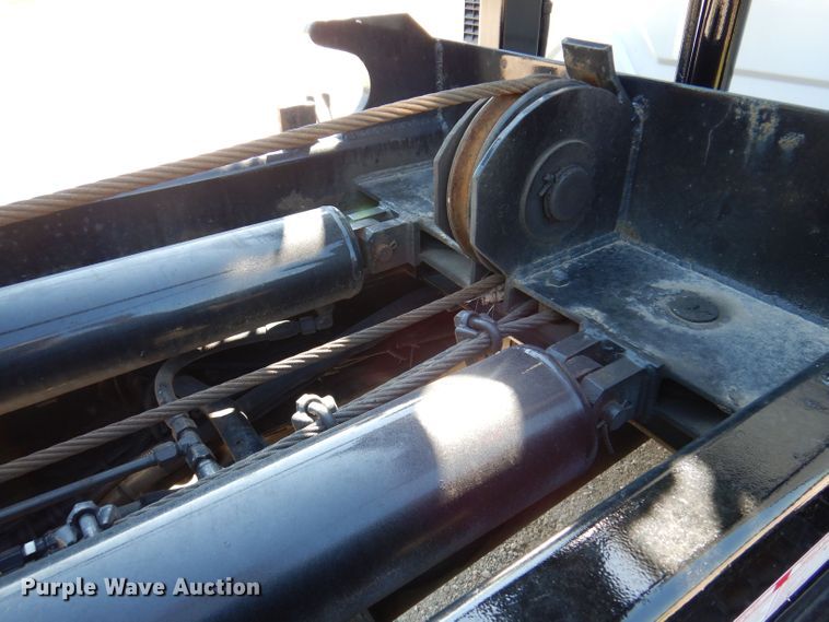 image for item JO9049 2014 International DuraStar 4300  roll-off container truck