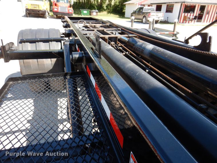 image for item JO9049 2014 International DuraStar 4300  roll-off container truck