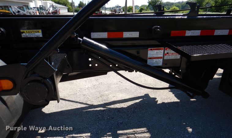 image for item JO9049 2014 International DuraStar 4300  roll-off container truck