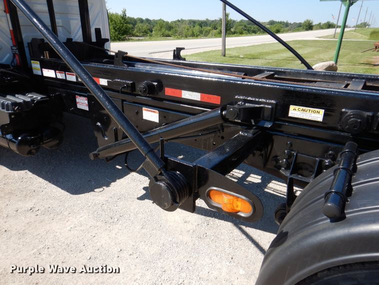 image for item JO9049 2014 International DuraStar 4300  roll-off container truck