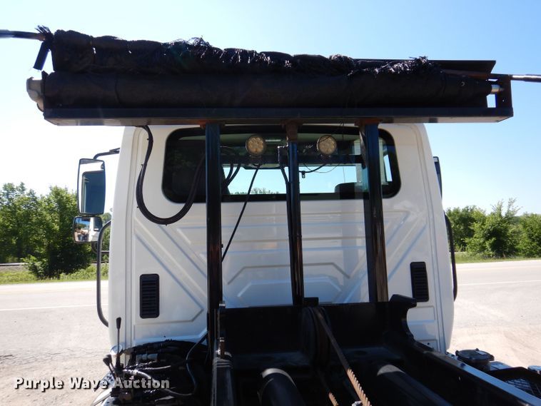 image for item JO9049 2014 International DuraStar 4300  roll-off container truck