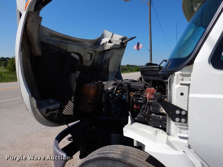 image for item JO9049 2014 International DuraStar 4300  roll-off container truck