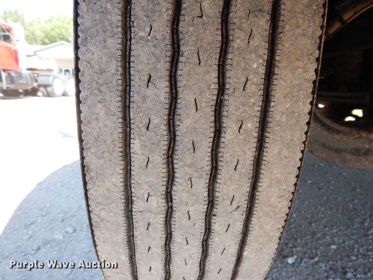 image for item JO9049 2014 International DuraStar 4300  roll-off container truck