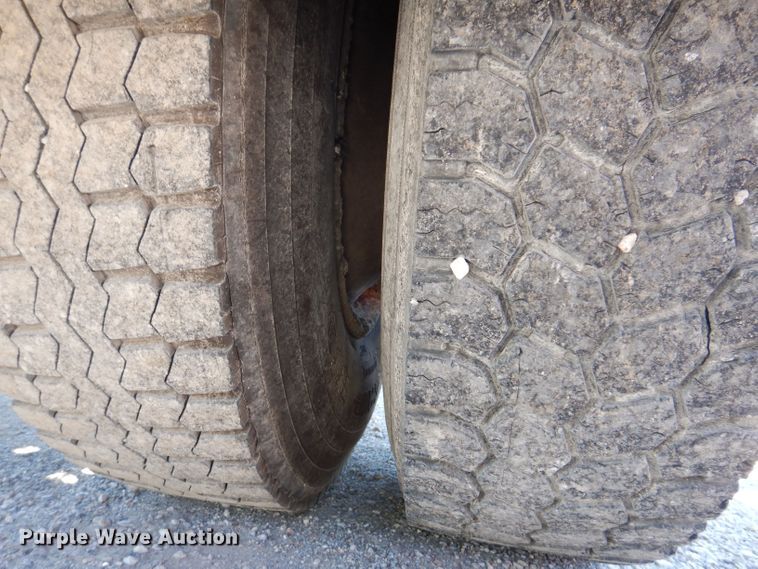 image for item JO9049 2014 International DuraStar 4300  roll-off container truck