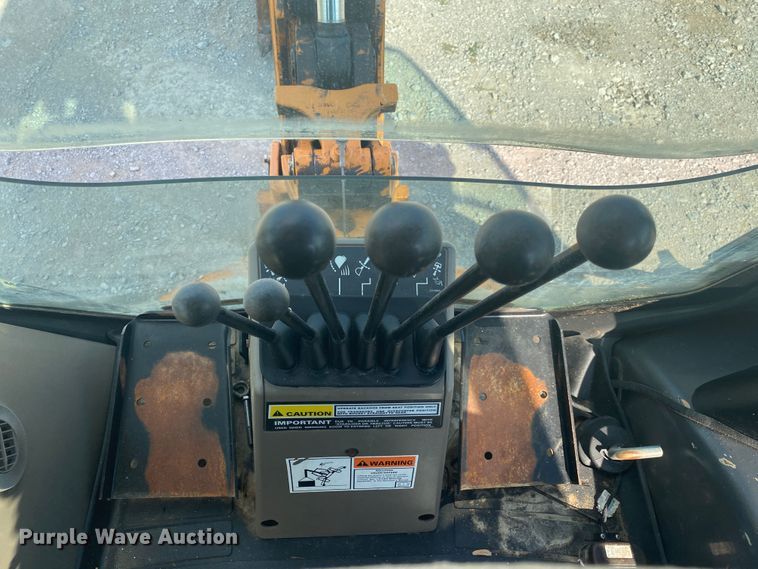 image for item JU9278 2013 Case 580 Super N  backhoe