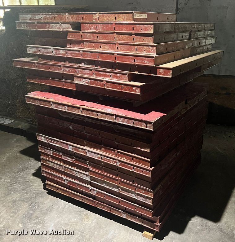 image for item KC9941 Approximately 413 concrete forms