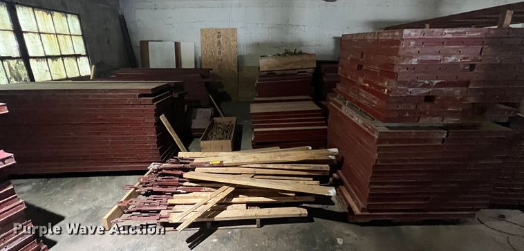 image for item KC9941 Approximately 413 concrete forms