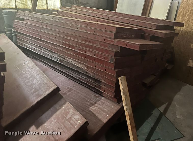 image for item KC9941 Approximately 413 concrete forms