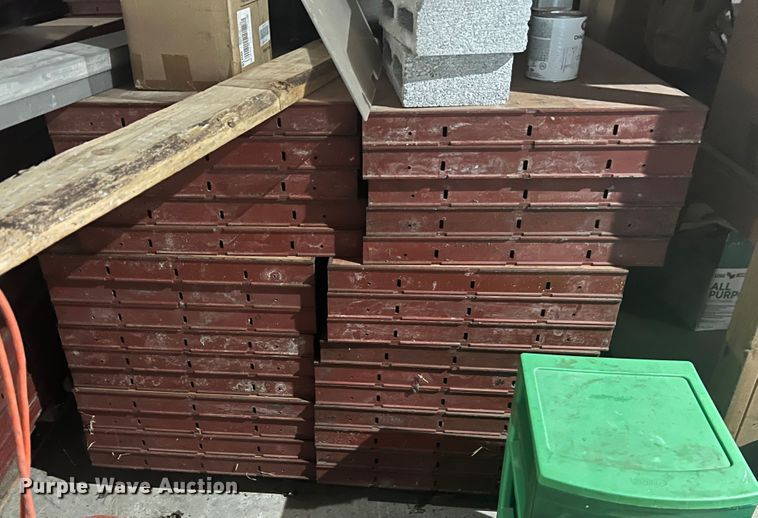 image for item KC9941 Approximately 413 concrete forms