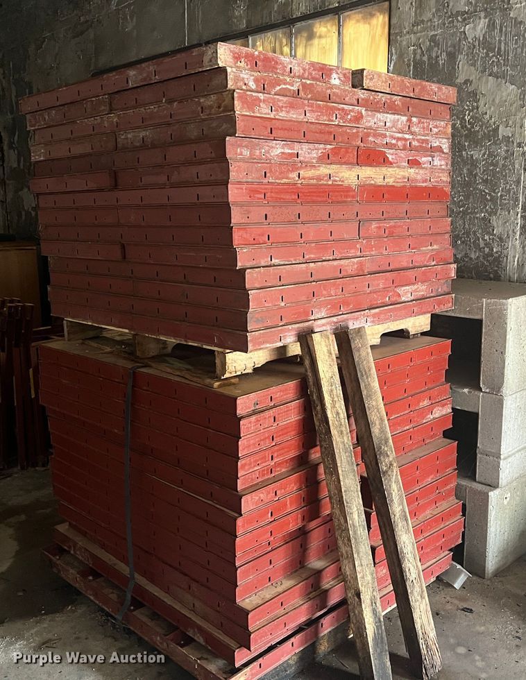 image for item KC9941 Approximately 413 concrete forms