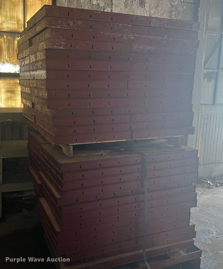 image for item KC9941 Approximately 413 concrete forms