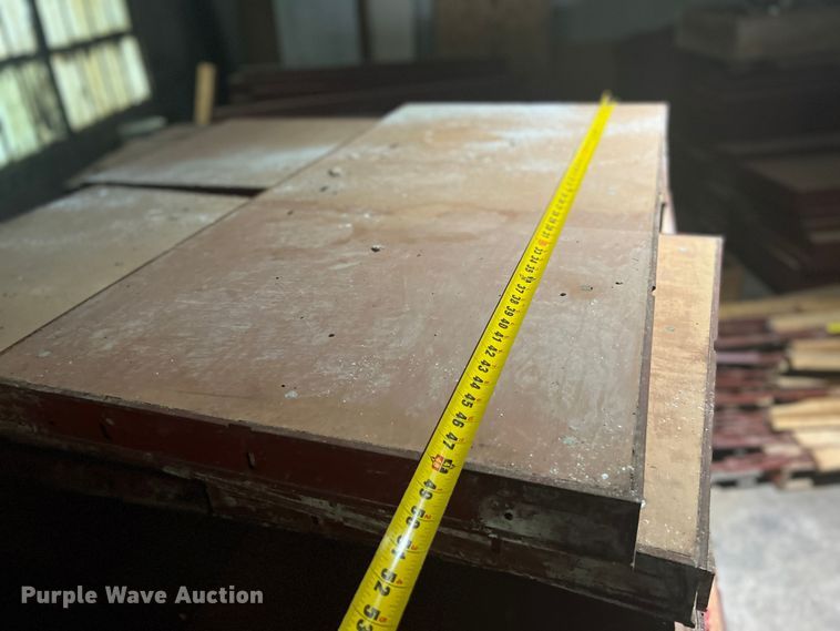 image for item KC9941 Approximately 413 concrete forms