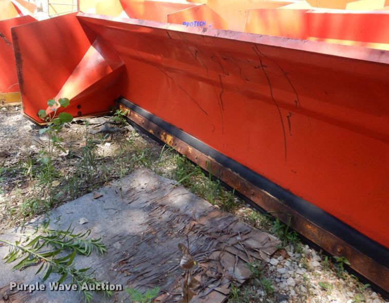 image for item KF9678 Wheel loader snow pusher