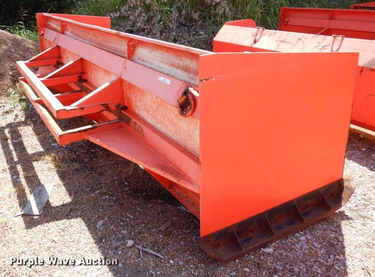 image for item KF9682 Wheel loader snow pusher