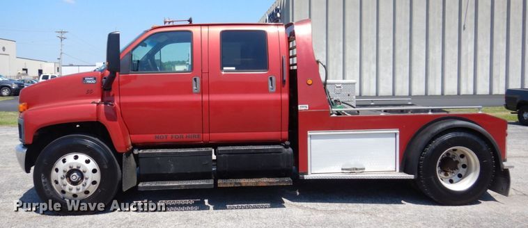 image for item KF9690 2005 GMC C7500  Crew Cab flatbed truck