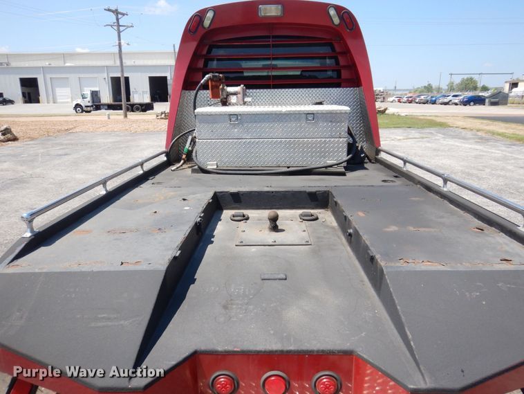 image for item KF9690 2005 GMC C7500  Crew Cab flatbed truck