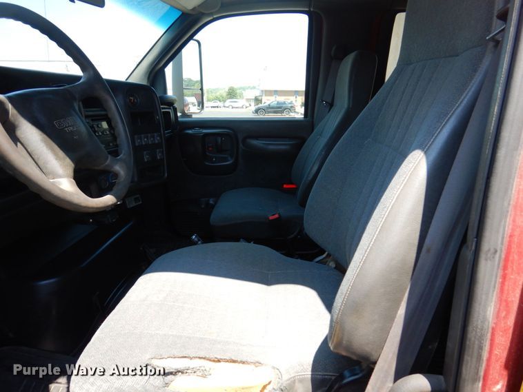 image for item KF9690 2005 GMC C7500  Crew Cab flatbed truck