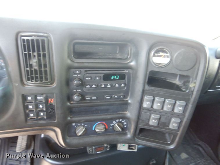 image for item KF9690 2005 GMC C7500  Crew Cab flatbed truck