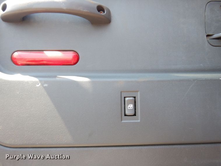 image for item KF9690 2005 GMC C7500  Crew Cab flatbed truck