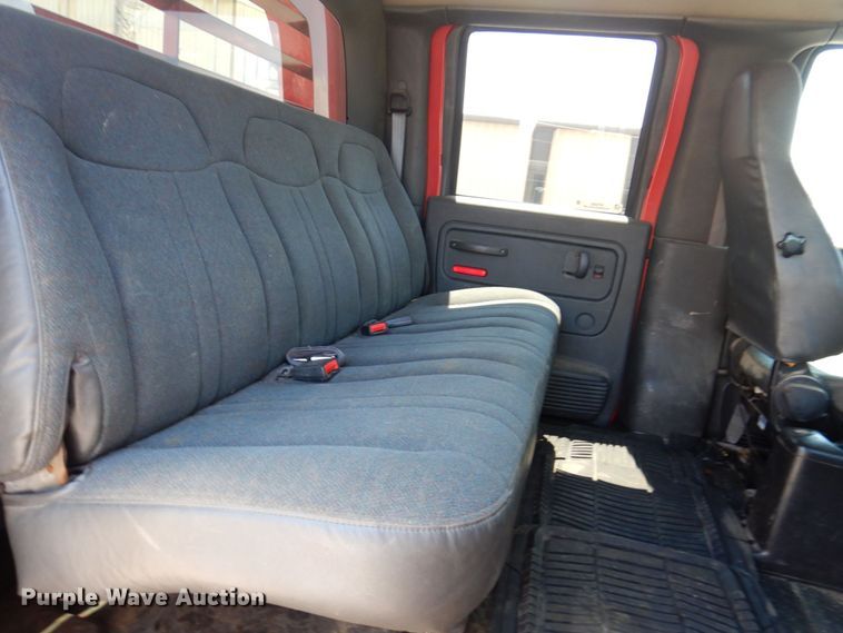 image for item KF9690 2005 GMC C7500  Crew Cab flatbed truck