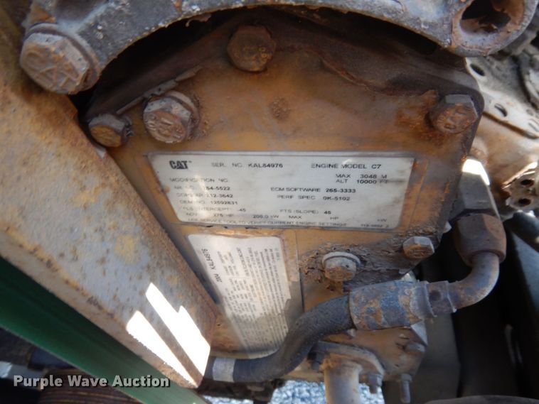 image for item KF9690 2005 GMC C7500  Crew Cab flatbed truck