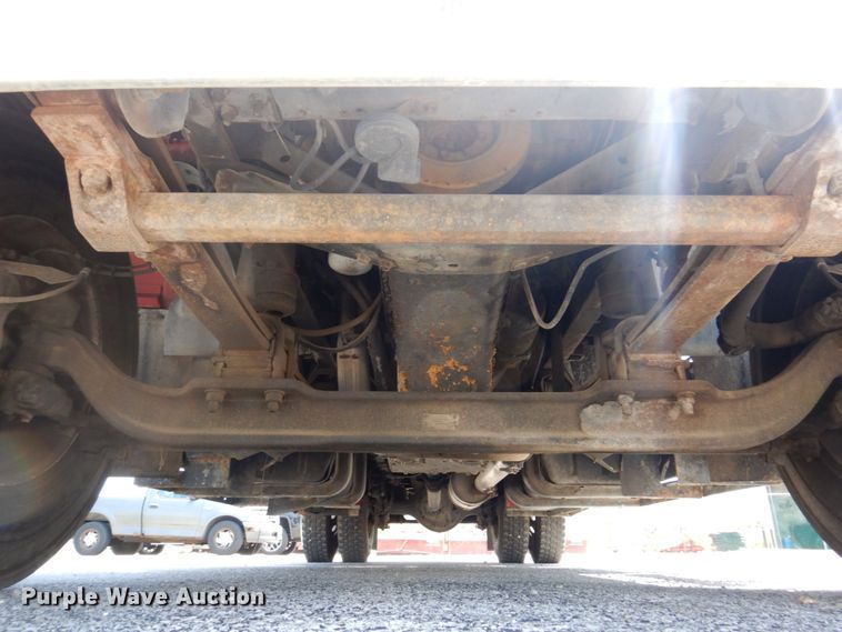 image for item KF9690 2005 GMC C7500  Crew Cab flatbed truck