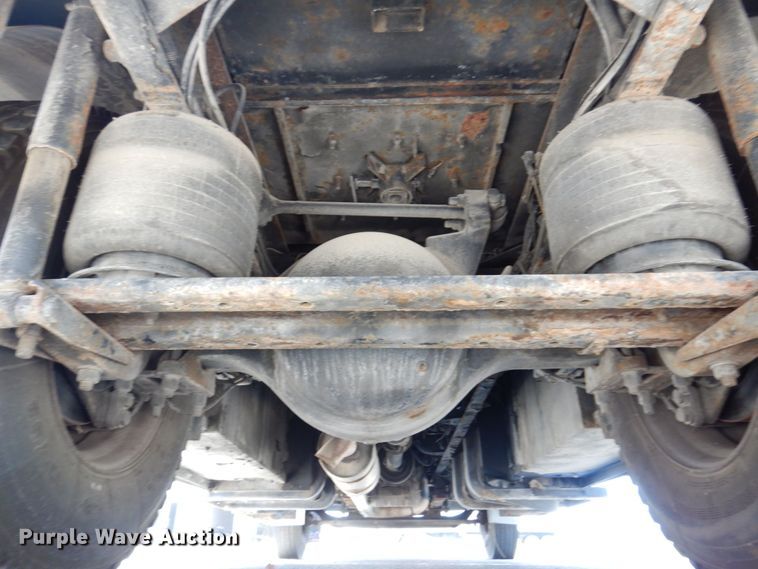 image for item KF9690 2005 GMC C7500  Crew Cab flatbed truck