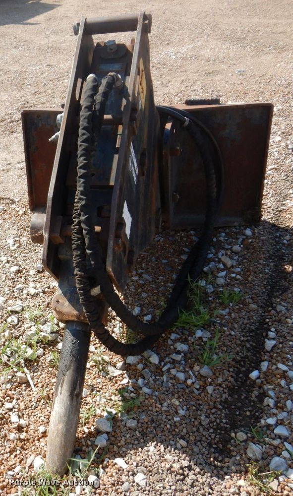 image for item KF9695 John Deere HB100  skid steer breaker