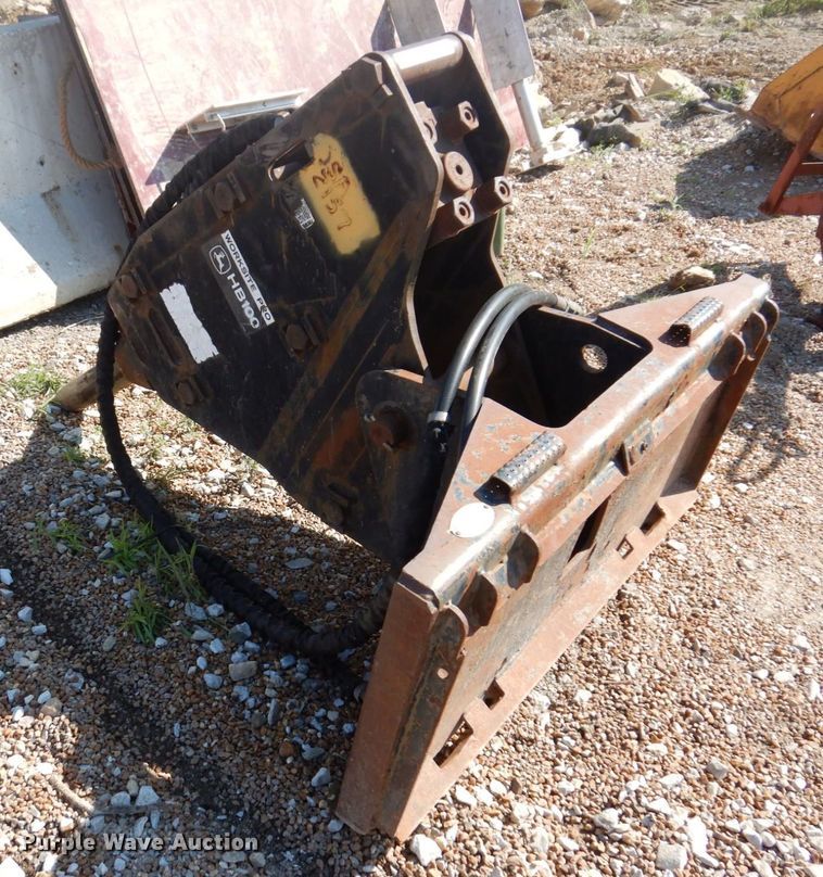 image for item KF9695 John Deere HB100  skid steer breaker