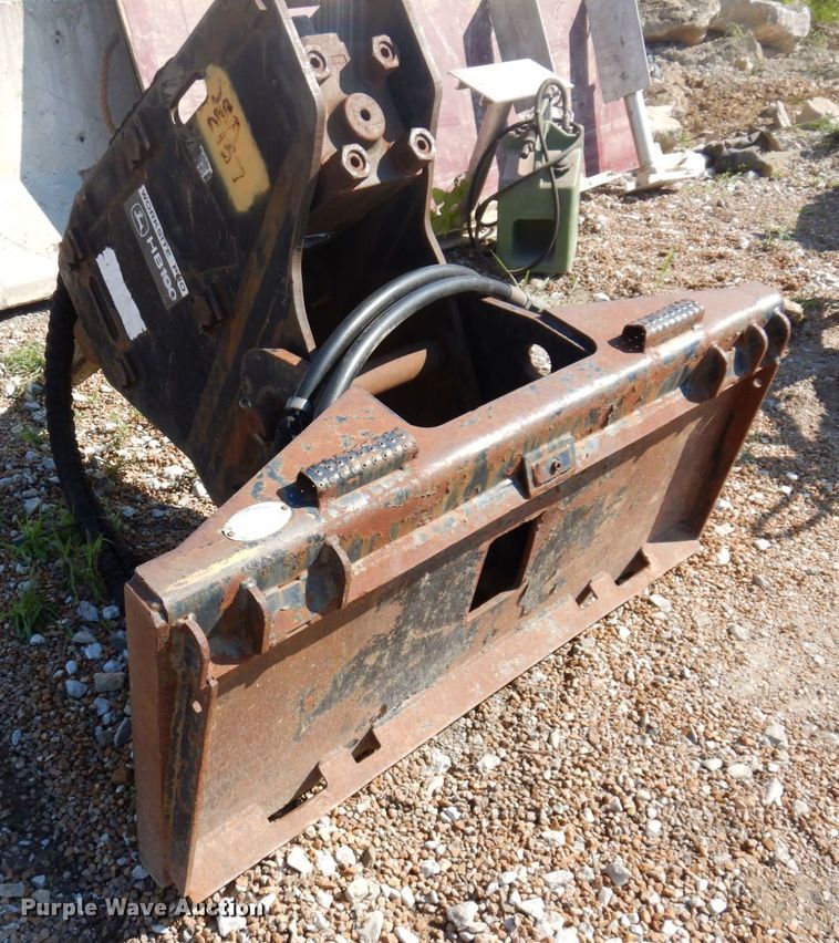 image for item KF9695 John Deere HB100  skid steer breaker