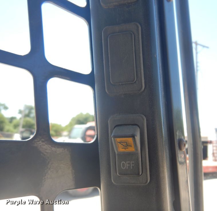 image for item KI9353 2016 Bobcat S510  skid steer loader