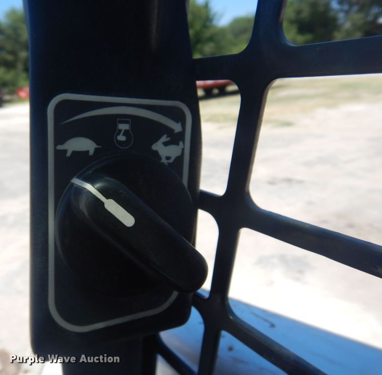 image for item KI9353 2016 Bobcat S510  skid steer loader