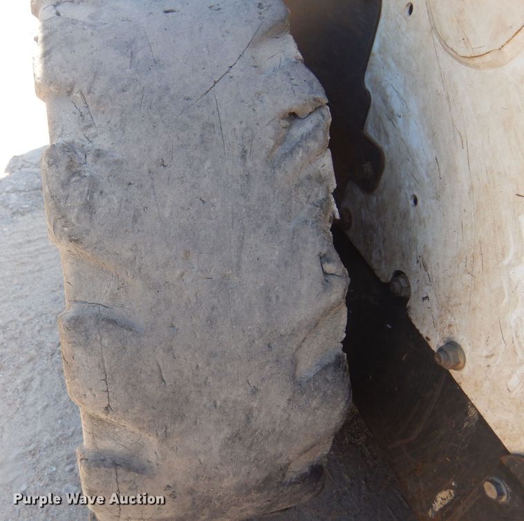 image for item KI9353 2016 Bobcat S510  skid steer loader