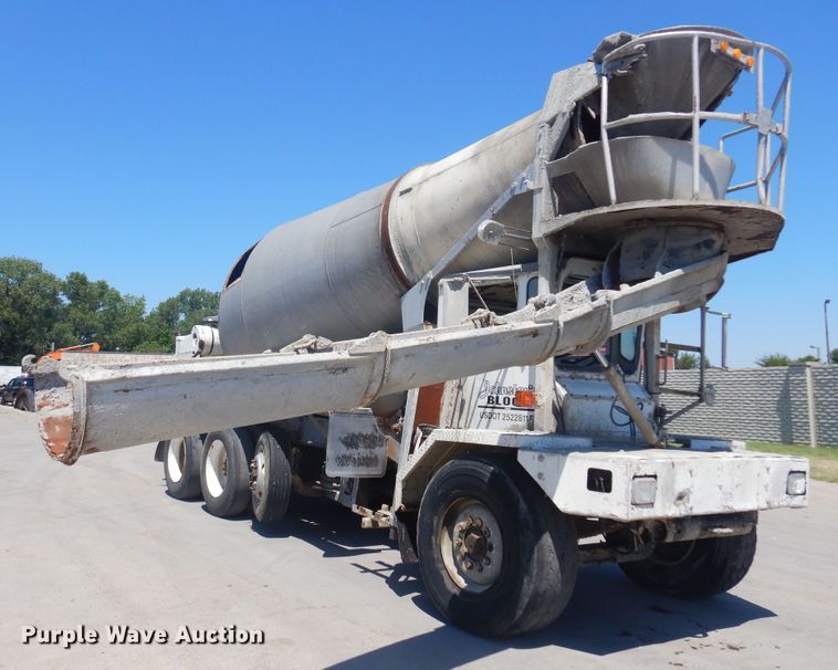 image for item KI9362 1986 Oshkosh  ready mix truck