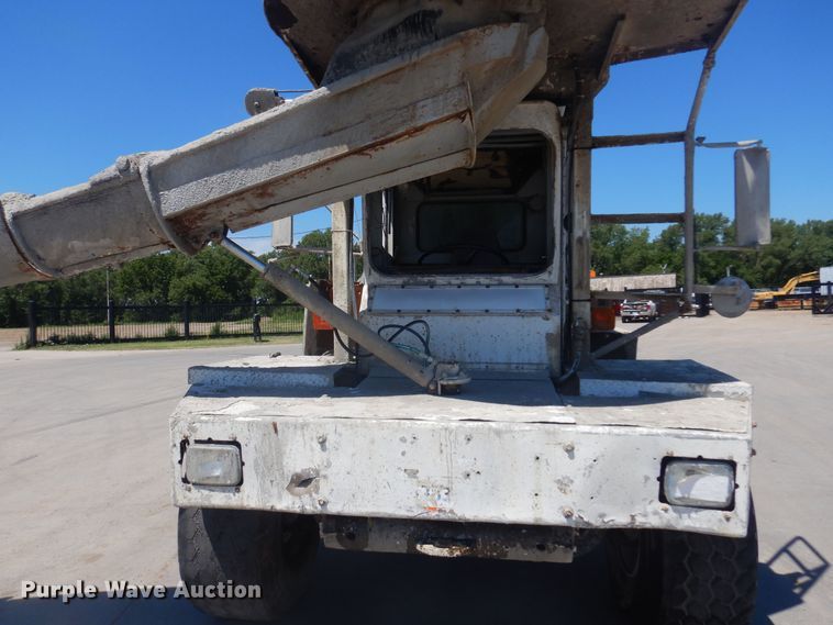 image for item KI9362 1986 Oshkosh  ready mix truck