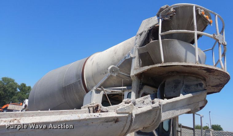 image for item KI9362 1986 Oshkosh  ready mix truck