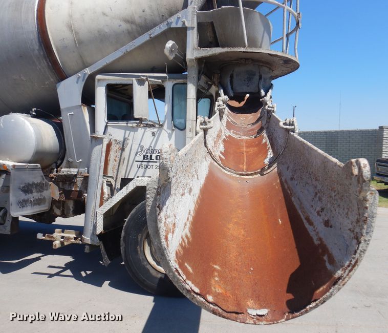 image for item KI9362 1986 Oshkosh  ready mix truck