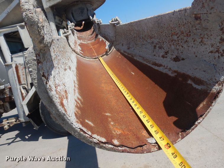 image for item KI9362 1986 Oshkosh  ready mix truck